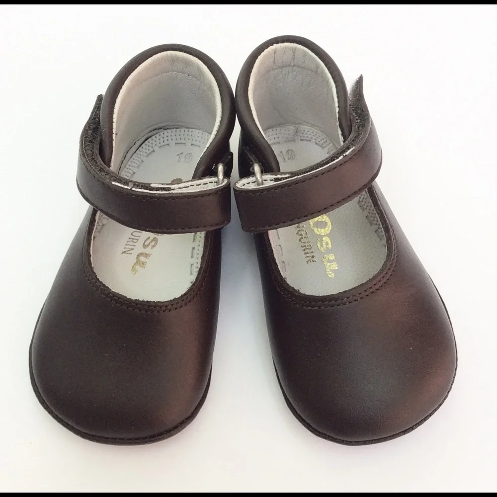 Baby girl leather Mary Janes made in Spain NWB